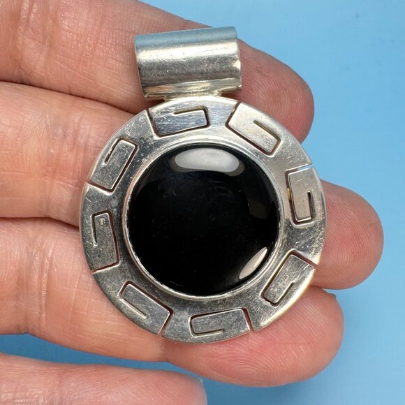 VTG Solid Sterling Silver 925 Black Onyx Bezel Set Pendant Size 1.5'' Length - Picture 1 of 6